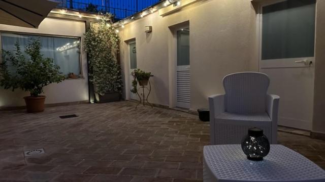 Affittacamere Il Cortile Chiaravalle Marche Eksteriør billede